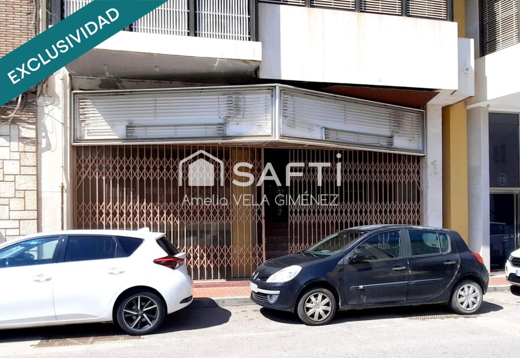 Imagen 2 de Magnífico local en la Plaza Cronista Chabret de Sagunto.