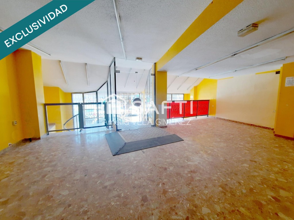 Imagen 4 de Magnífico local en la Plaza Cronista Chabret de Sagunto.