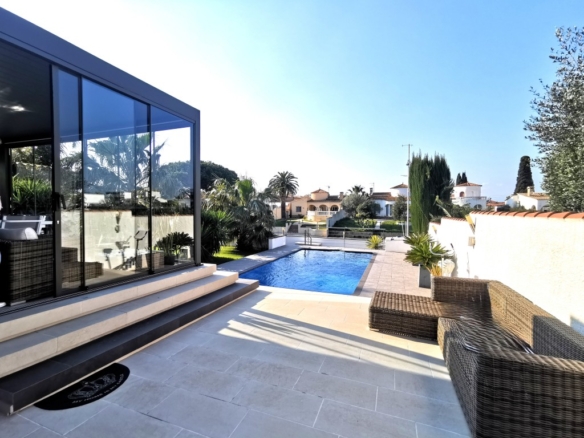 Imagen 1 de Casa-Chalet en Venta en Empuriabrava Girona