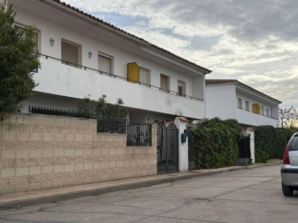 po-1257755-imagen - El Club del Propietario Imagen 1 de Casa / Chalet en venta en Lillo de 127 m2