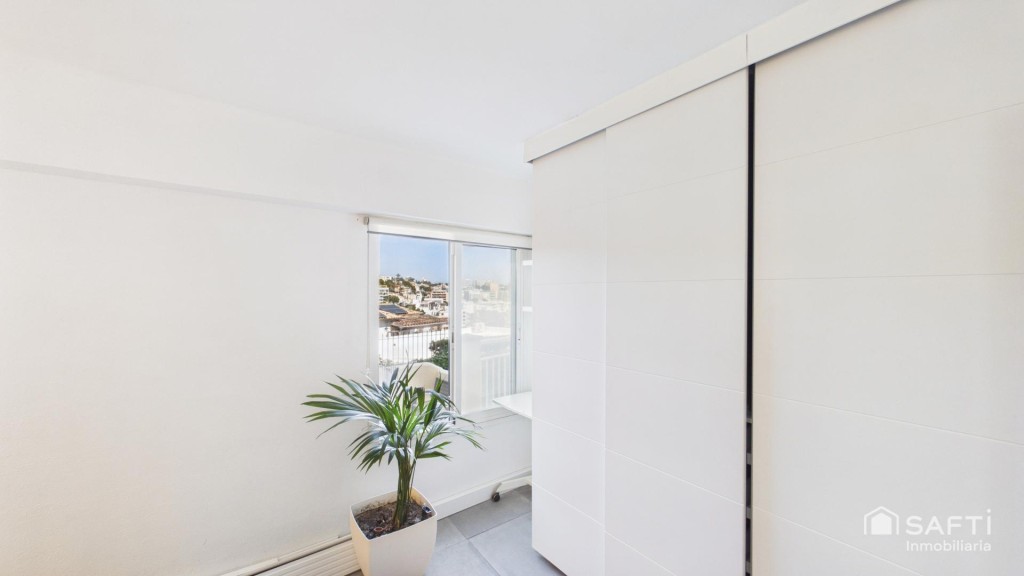 Imagen 2 de Exclusiva vivienda con acceso privado y vistas al mar en Sant Agustí.