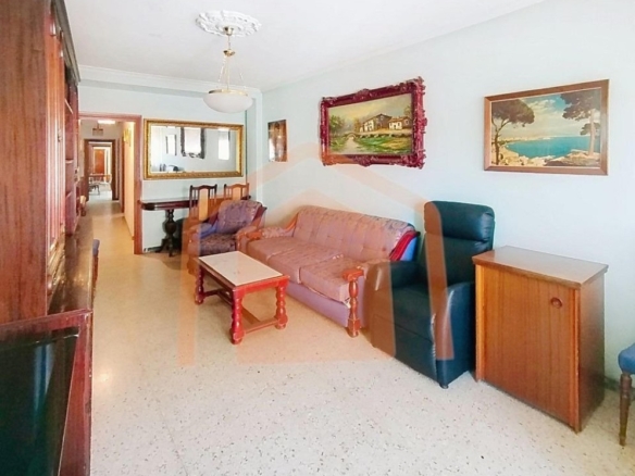 Imagen 1 de Vivienda amplia y luminosa muy céntrica