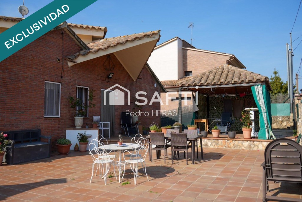 Imagen 2 de Residencia con dos viviendas y vistas al Montseny.