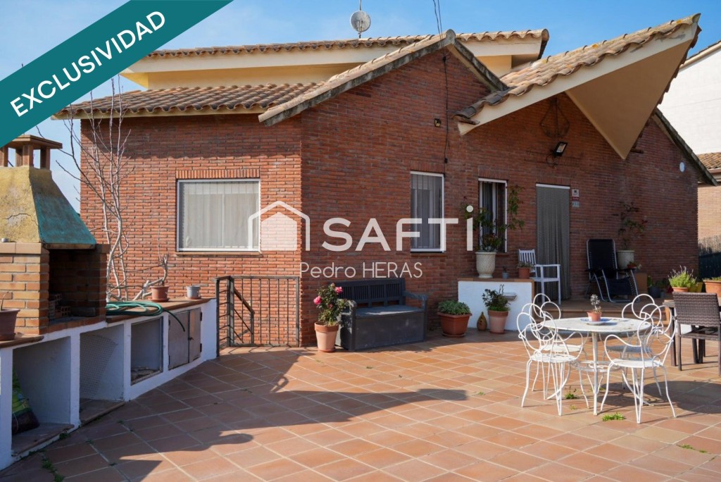 Imagen 3 de Residencia con dos viviendas y vistas al Montseny.
