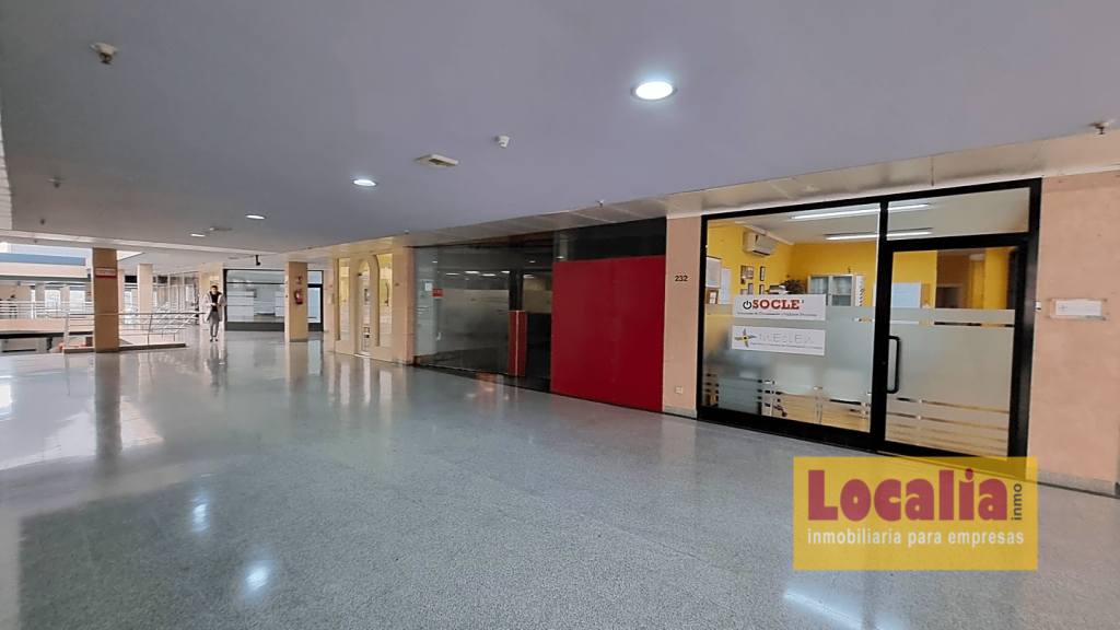 Imagen 1 de Amplias oficinas en el centro empresarial El Zoco