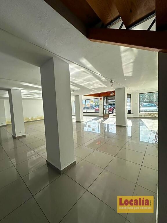 Imagen 3 de Local comercial unido a nave en Puente San Miguel