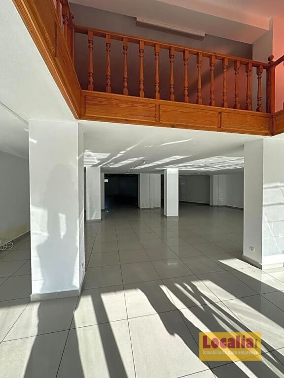 Imagen 2 de Local comercial unido a nave en Puente San Miguel