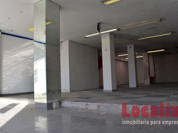 310m²