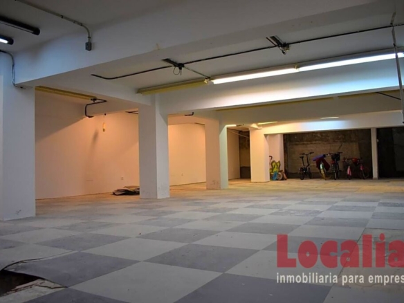 310m²