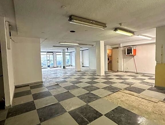310m²