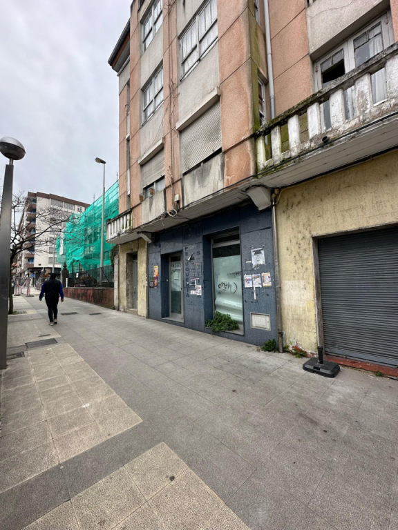 Imagen 2 de Local comercial 200m² en primera linea Torrelavega