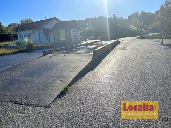 Imagen 4 de Extensa parcela para aparcar coches y camiones.
