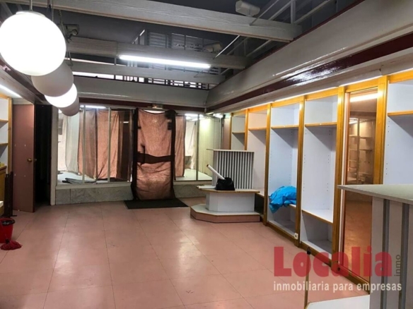 Imagen 2 de Local comercial-almacén en Torrelavega