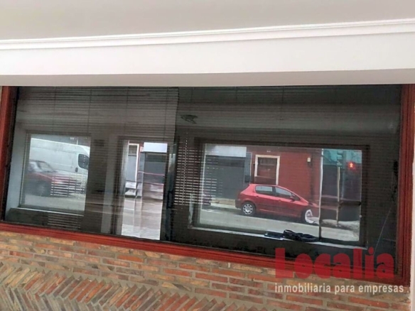 Imagen 1 de Local en venta en Torrelavega