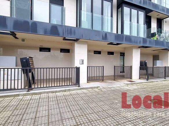 Imagen 1 de Local acondicionado como clínica en Mompía