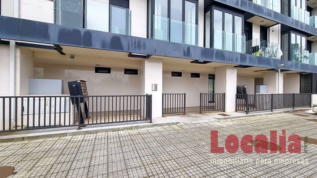 Imagen 1 de Local acondicionado como clínica en Mompía