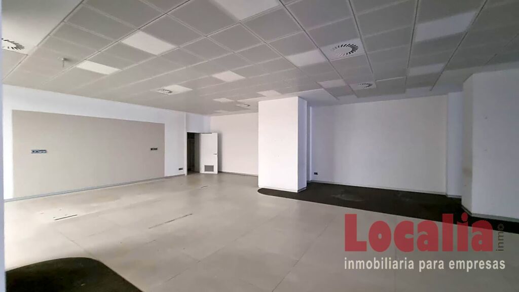 Imagen 4 de Local diseñado como oficina bancaria Torrelavega