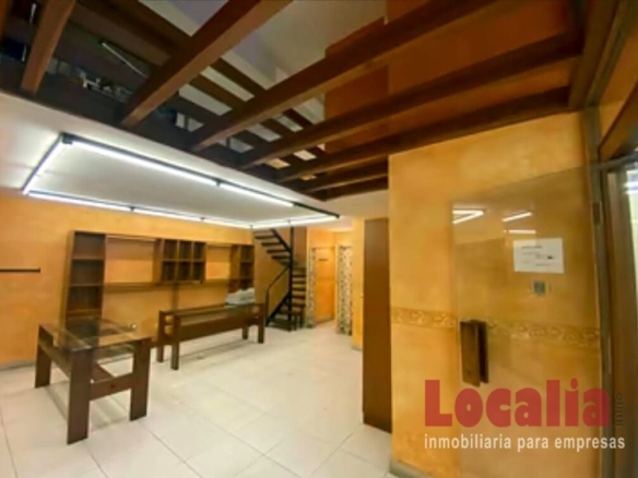 Imagen 2 de Local de dos niveles y 84 metros en Torrelavega.