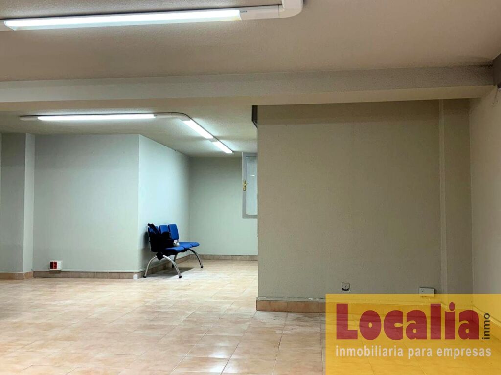 Imagen 3 de Local de 120 m² en alquiler en Santander.