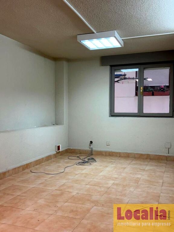 Imagen 4 de Local de 120 m² en alquiler en Santander.