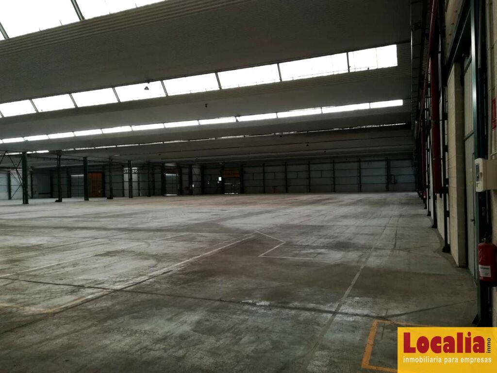 Imagen 4 de Nave industrial o logística con rápido acceso a la A-67