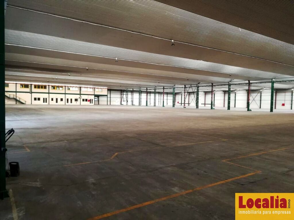 Imagen 3 de Nave industrial o logística con rápido acceso a la A-67