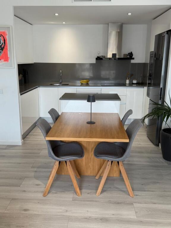 de 92m2 con 3 dormitorios y 2 baños con plaza de garaje y trastero