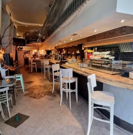 Imagen 4 de Emblemático restaurante en venta en Torrelavega.