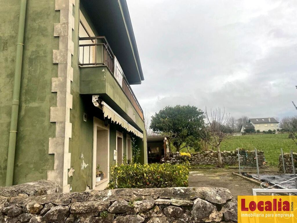 Imagen 2 de Dos casas y extensa finca en Torrelavega