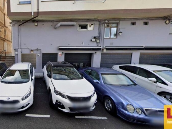 Imagen 1 de Atractivo y amplio local comercial en Santander.