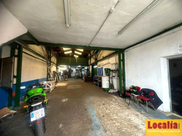 Imagen 2 de Nave industrial en Santander con oficinas y puente grúa