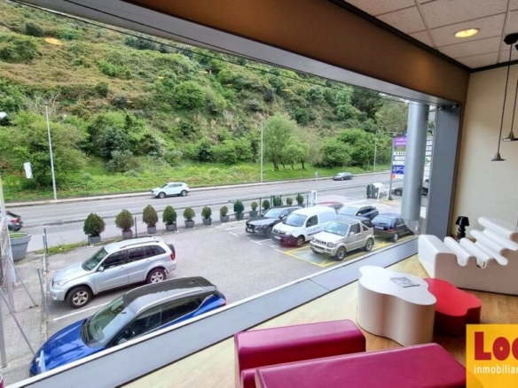 Imagen 4 de Extensa y actractiva nave en venta en Santander.