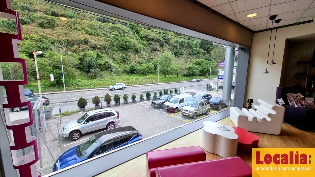 Imagen 4 de Extensa y actractiva nave en venta en Santander.