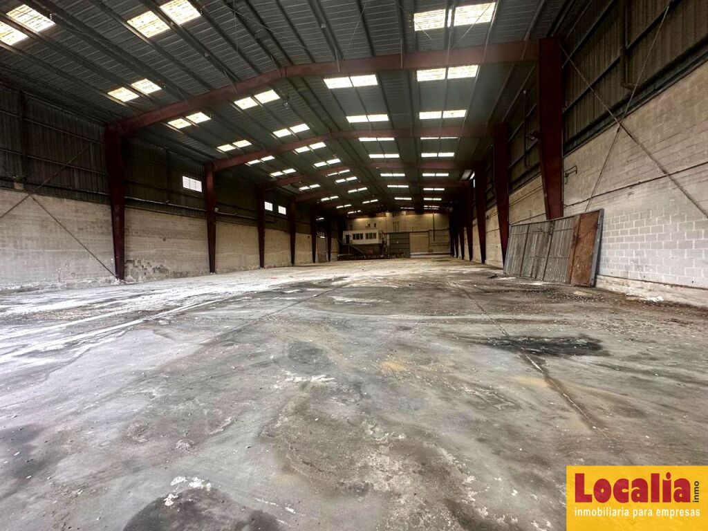 Imagen 3 de Impresionante nave granelera en Camargo