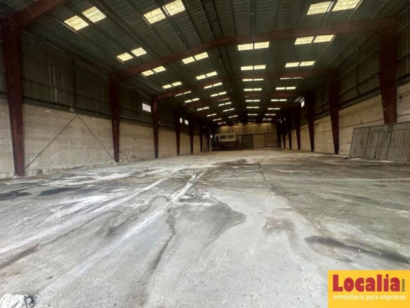 Imagen 2 de Impresionante nave granelera en Camargo