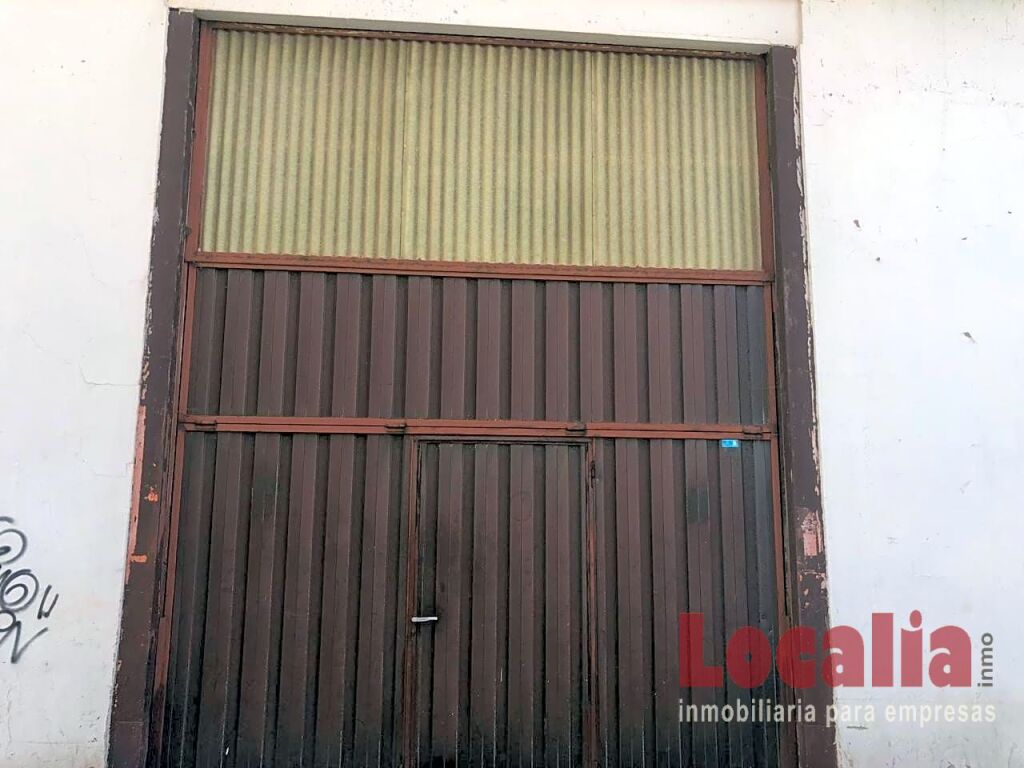 Imagen 2 de Interesante local de 220 m² en Torrelavega.