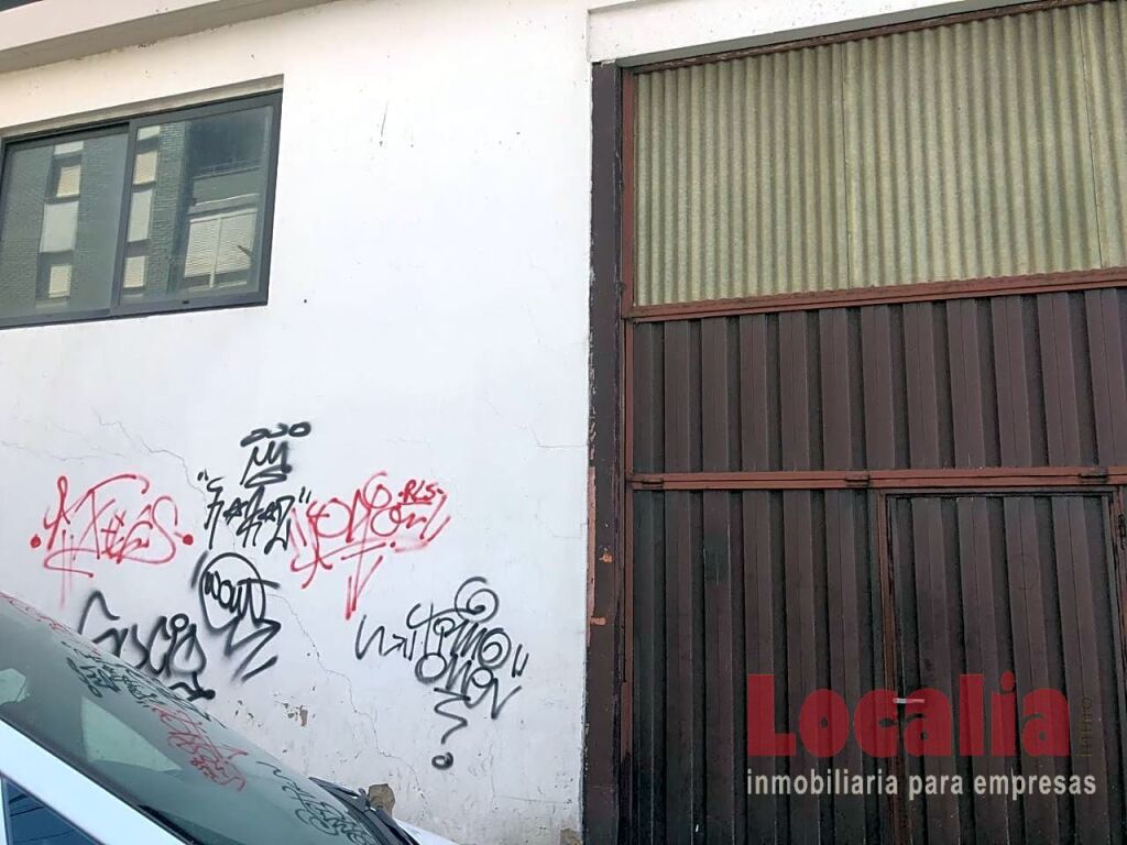 Imagen 1 de Interesante local de 220 m² en Torrelavega.