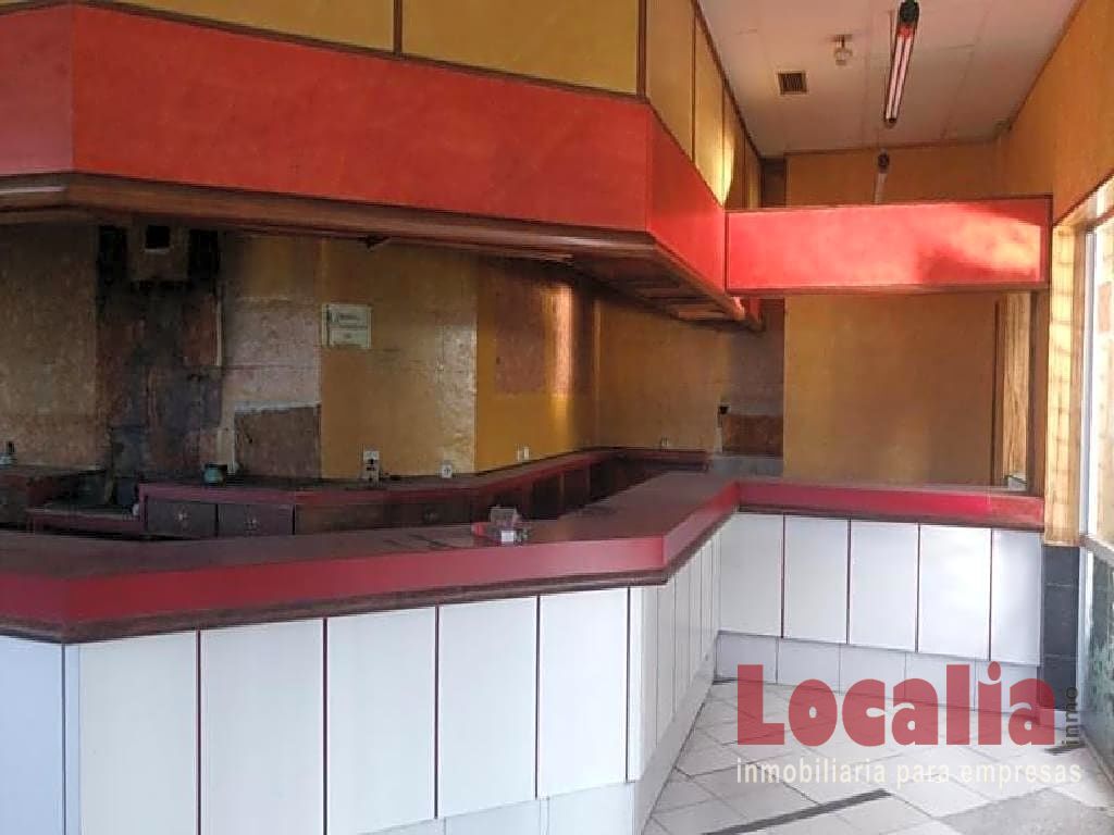 Imagen 2 de Local comercial: Bar / Restaurante en Torrelavega.