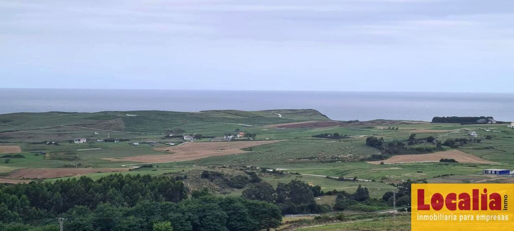 Imagen 3 de Parcela rústica con vistas al mar en Suances