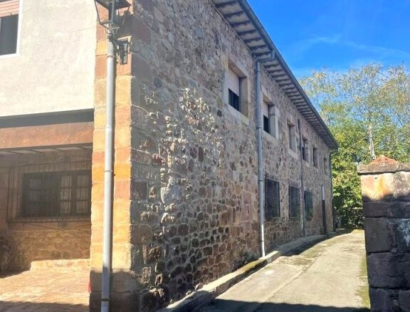Imagen 1 de Auténtica casa rural para negocio