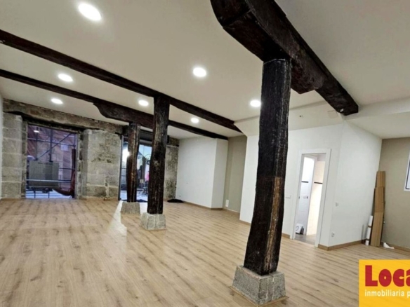 Imagen 3 de Local de 100 m² en zona prime de Santander