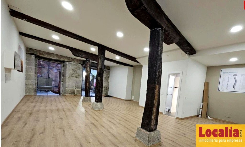 Imagen 3 de Local de 100 m² en zona prime de Santander