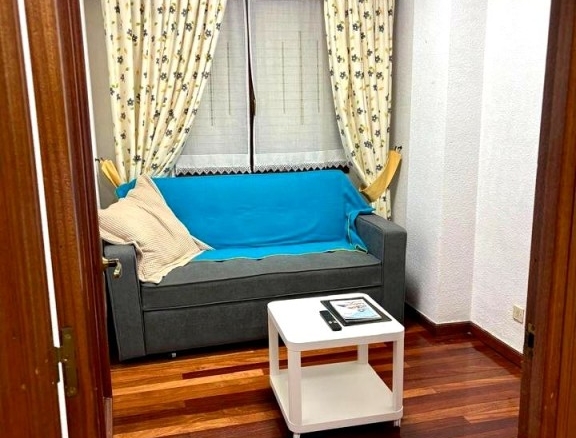 Imagen 3 de Piso con ascensor y portero en venta en Santander