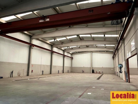 Imagen 1 de Nave 900 m² con Puente Grúa – Santander