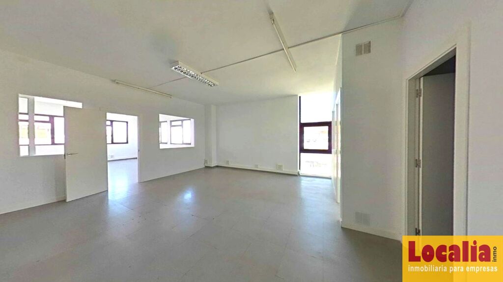 Imagen 1 de Local en edificio La Tejera
