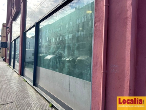 Imagen 2 de Más de 220 metros de local en venta