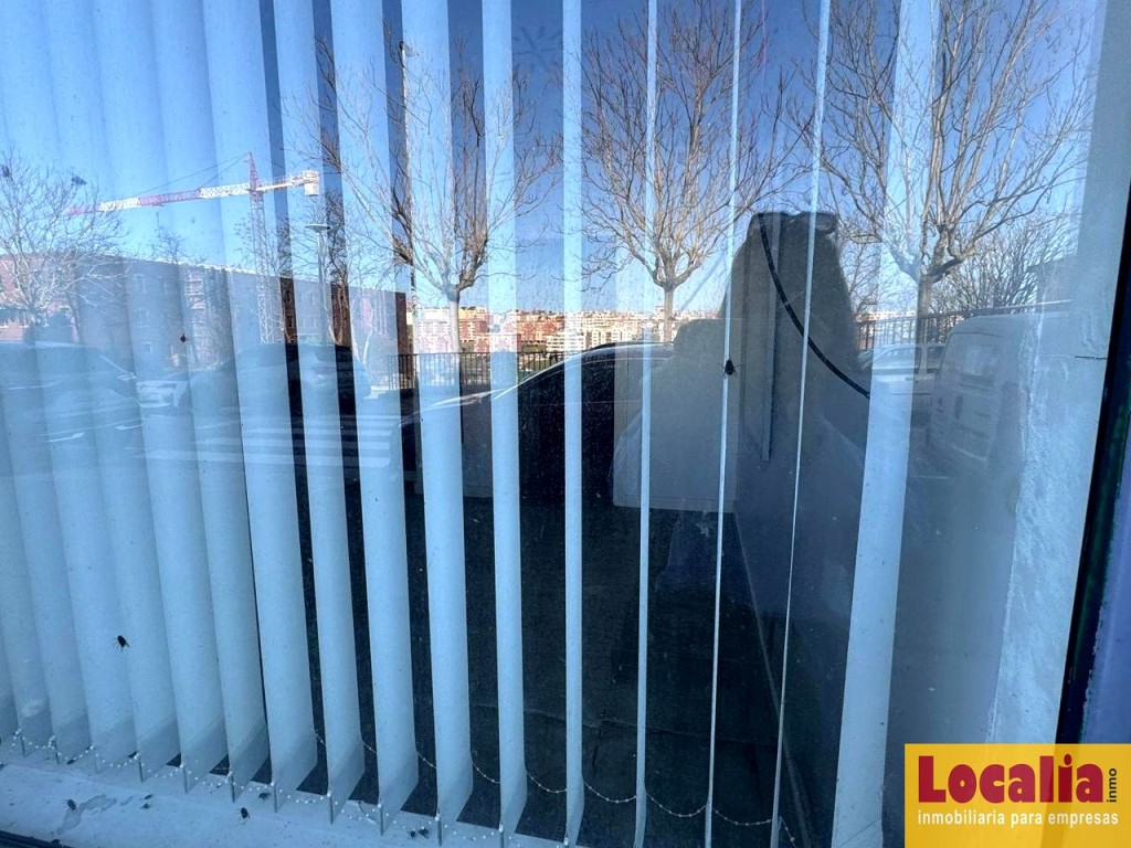 Imagen 2 de Amplio local comercial en alquiler en Santander.