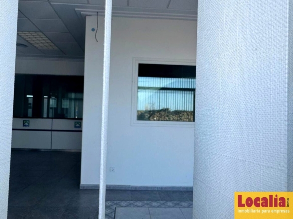 Imagen 1 de Venta de local comercial en Santander.
