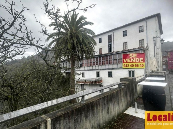 Imagen 1 de Edificio - Pensión en venta en Puente Viesgo.