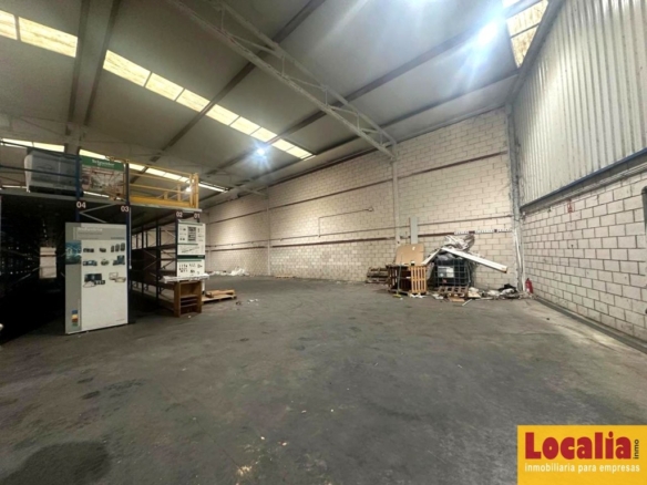 Imagen 3 de Venta nave industrial 1100 metros en Cartes